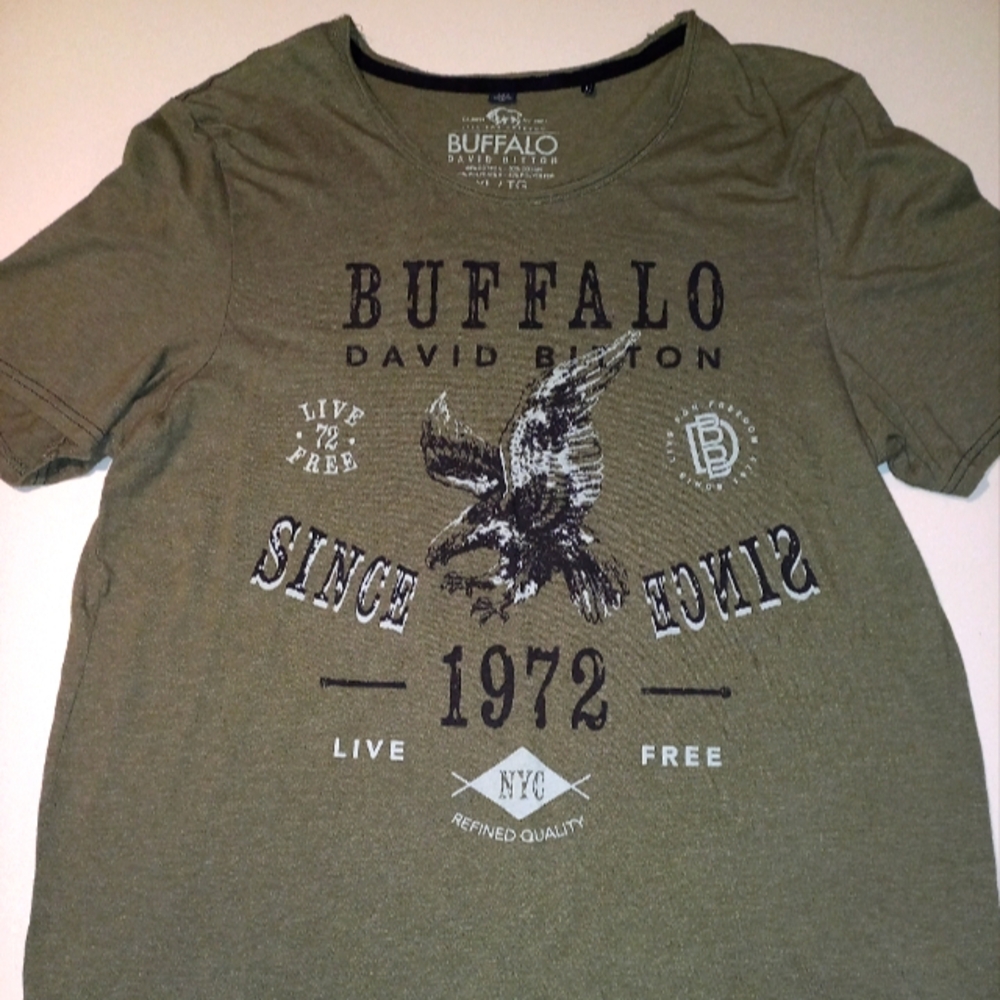 DAVID BITTON OLIVE GREEN XL TEE SHIRT PERFECT CONDITION NICE PRINT.